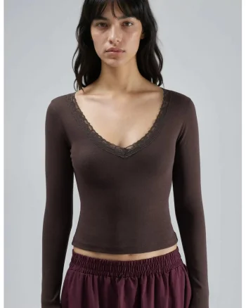 Bluza dama,  slim fit, decolteu in V, maro, jerseu
