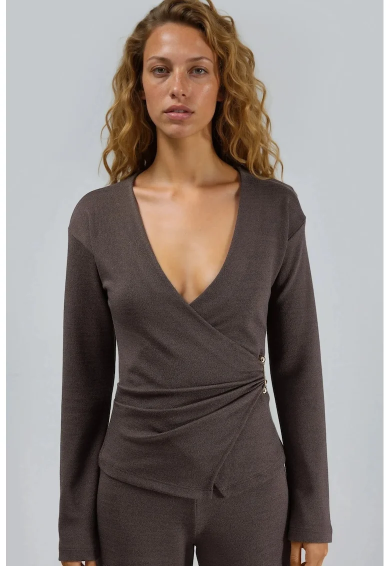 Bluza dama  decolteu in V, siret, maro nuc, jerseu
