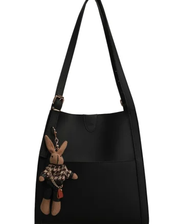 Geanta de umar cu jucarie accesoriu, Negru