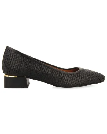 Pantofi din piele cu varf ascutit Komadi, Negru