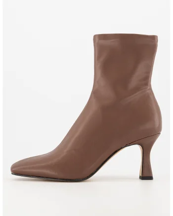 Botine de piele ecologica cu toc kitten, Maro cognac