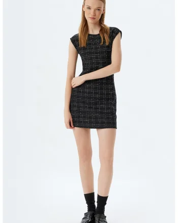Rochie mini din tuid cu decolteu la baza gatului, Negru
