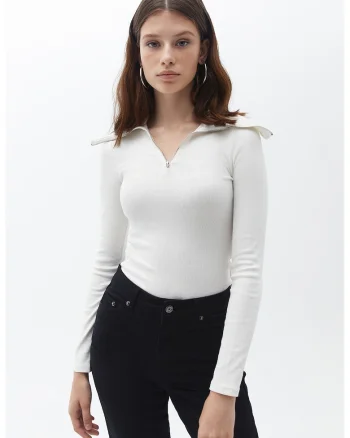 Bluza cu fermoar scurt si striatii, Alb
