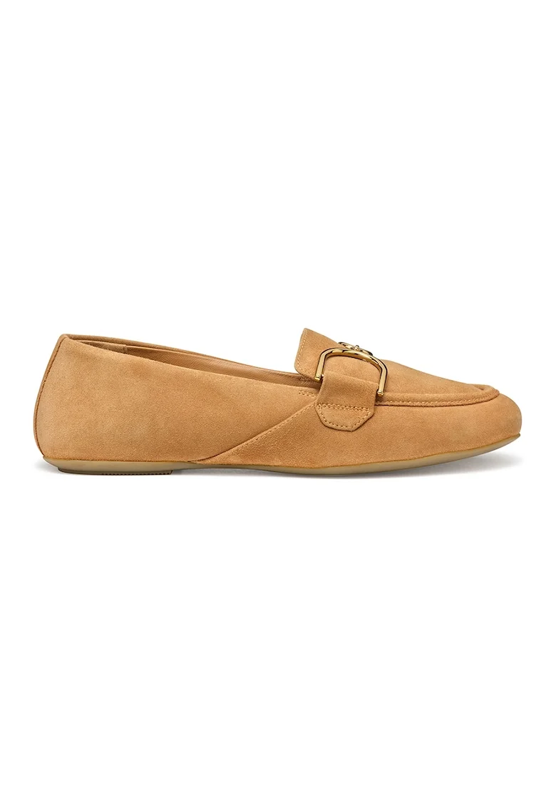 Pantofi loafer de piele intoarsa cu aplicatie metalica, Caramel