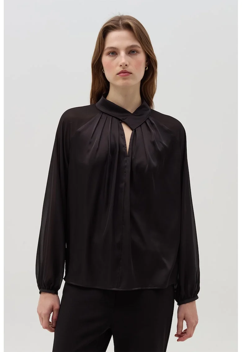 Bluza cu decupaje si pliuri, Negru