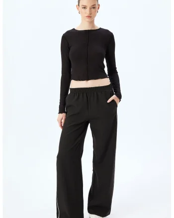 Bluza crop cu decolteu rotund, Negru