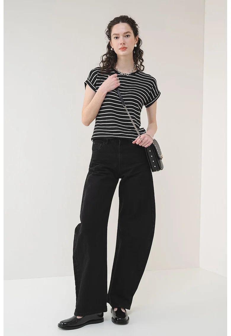 Tricou cu decolteu la baza gatului Brianna, Alb/Negru stins