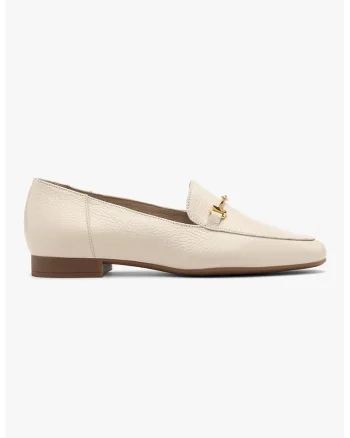 Pantofi loafer de piele cu detalii metalice, Crem
