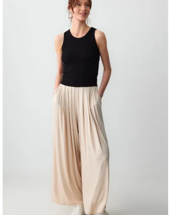 Pantaloni cu croiala ampla, Bej