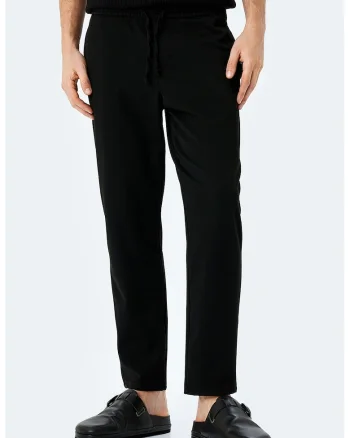Pantaloni cu buzunare oblice si talie medie, Negru