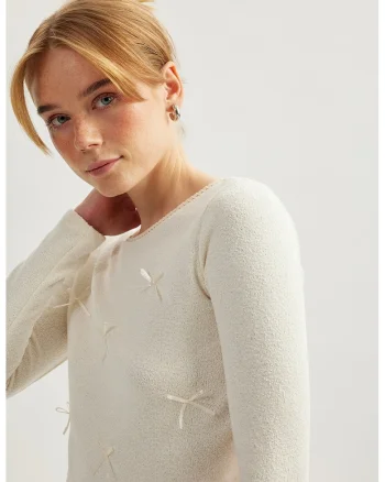 Bluza crop cu decolteu la baza gatului, Crem