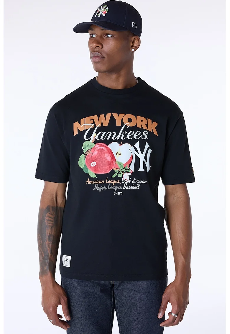 Tricou de bumbac cu imprimeu grafic si text, Alb/Negru/Portocaliu