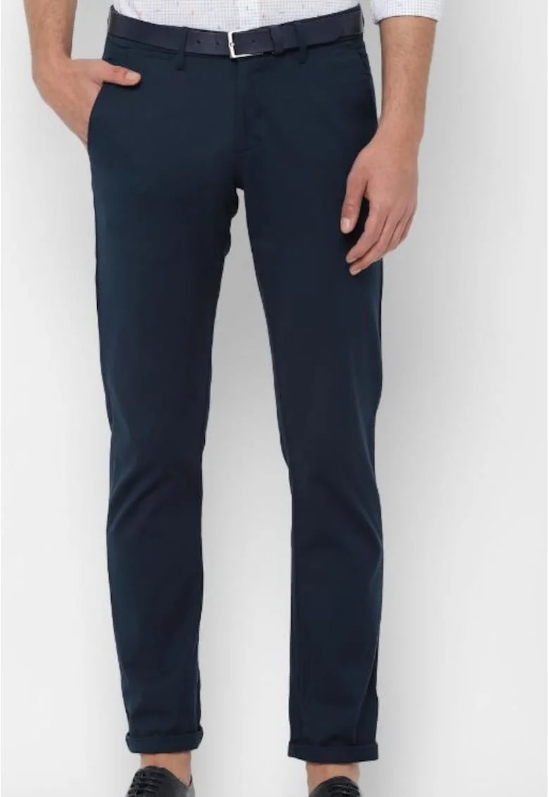 Pantaloni cu croiala dreapta,