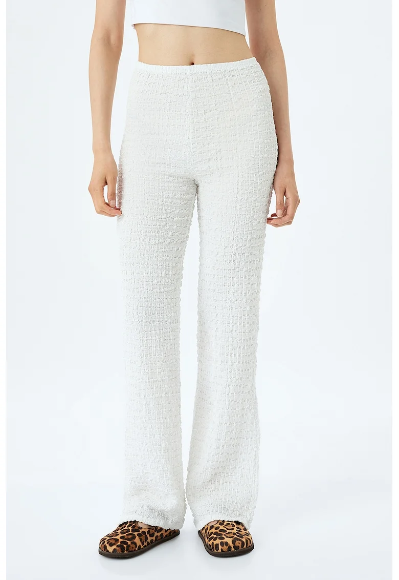 Pantaloni uni evazati, Alb optic