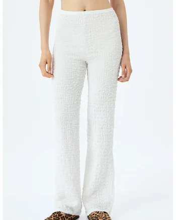 Pantaloni uni evazati, Alb optic