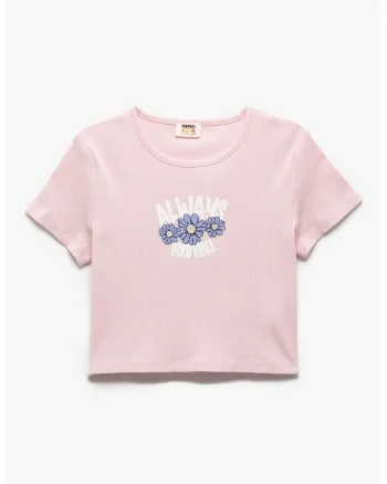 Tricou crop cu imprimeu text, Roz deschis