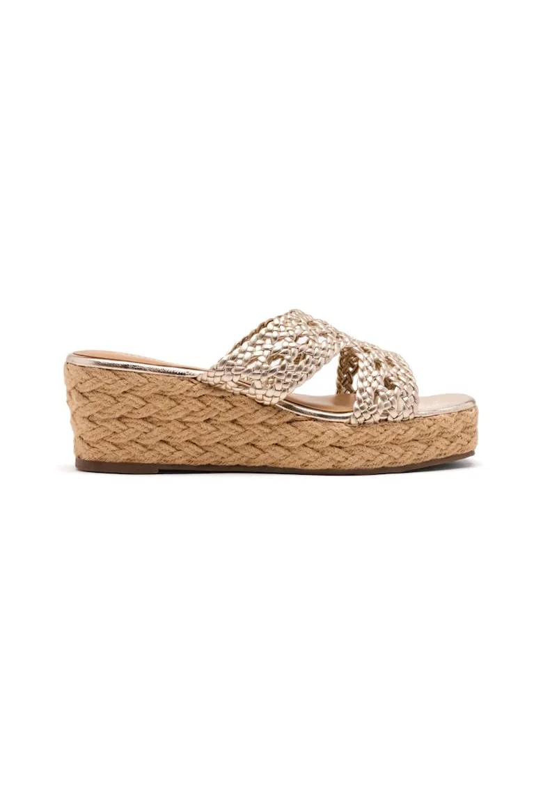 Papuci din piele cu talpa wedge si aspect crosetat, Auriu