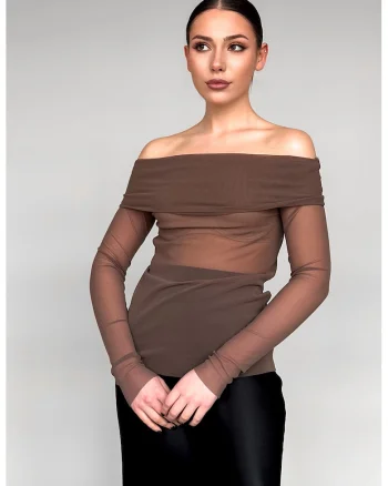 Bluza cambrata si transparenta cu decolteu pe umeri, Maro taupe