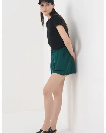 Pantaloni scurti cu snur de ajustare si buzunare laterale, Verde