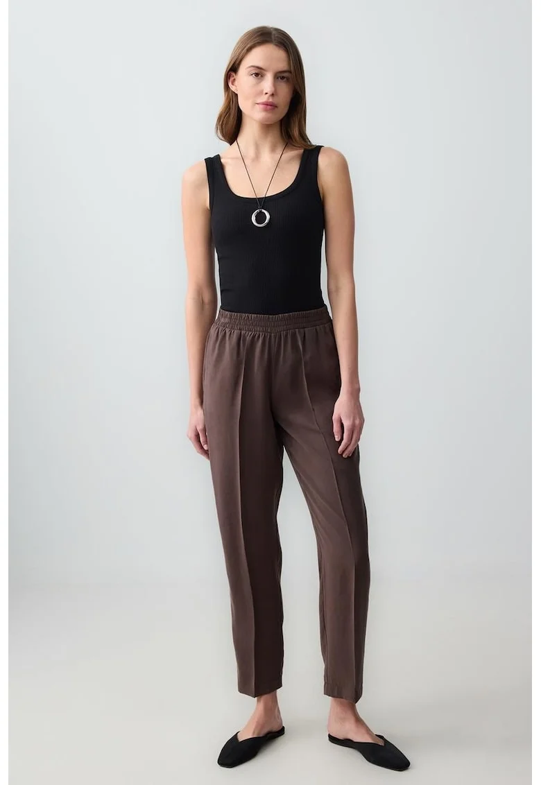 Pantaloni crop din amestec de modal