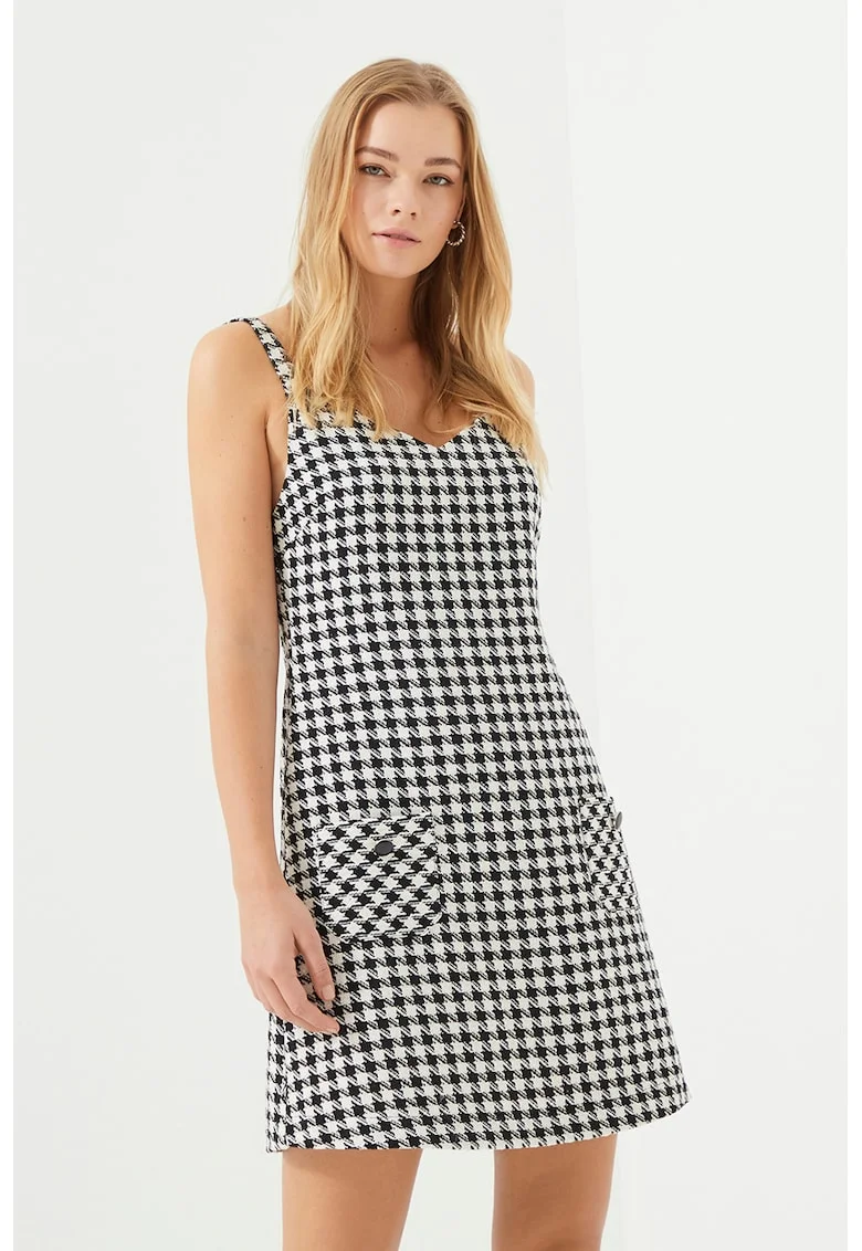 Rochie mini fara maneci, cu croiala in A si buzunare aplicate, Alb/Negru