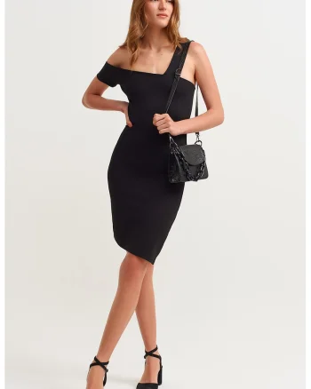 Rochie scurta cu croiala cambrata, Negru