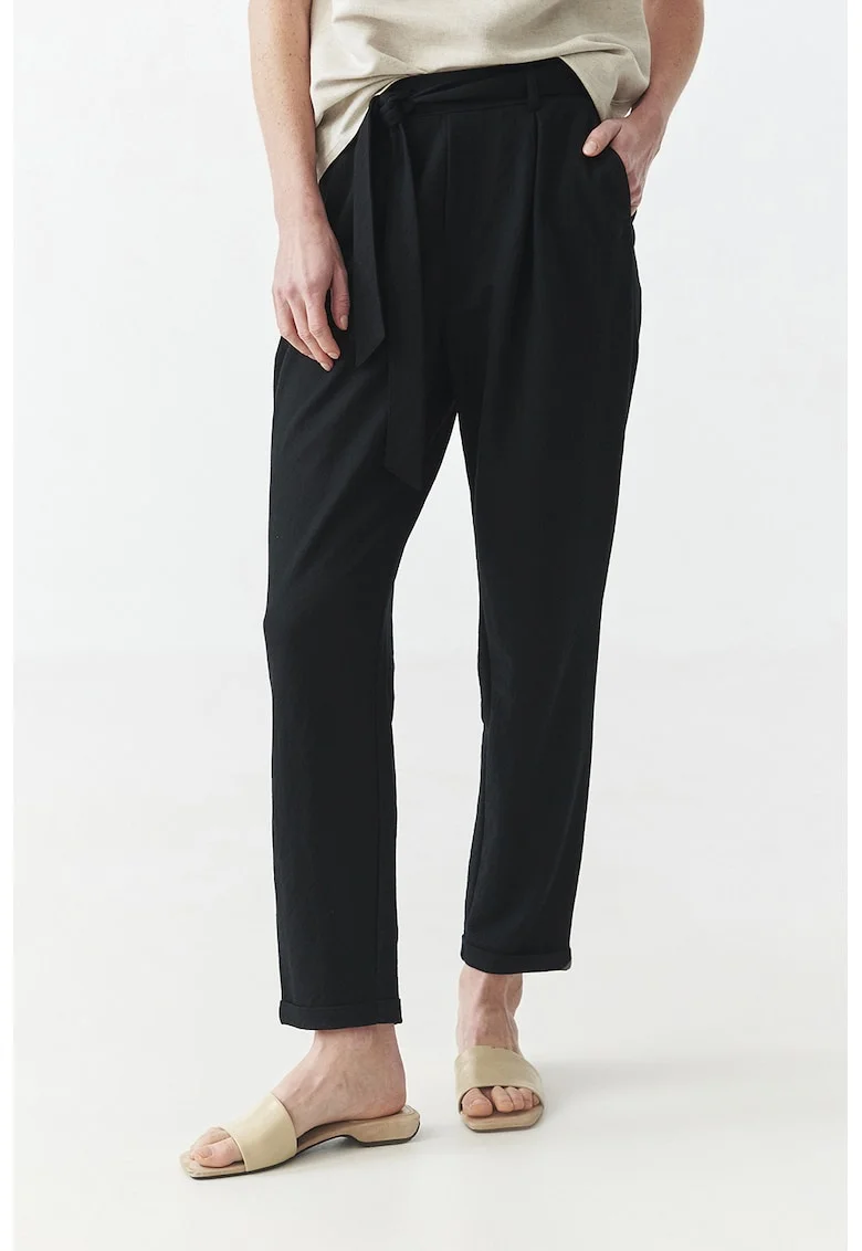 Pantaloni crop cu pliuri, Negru