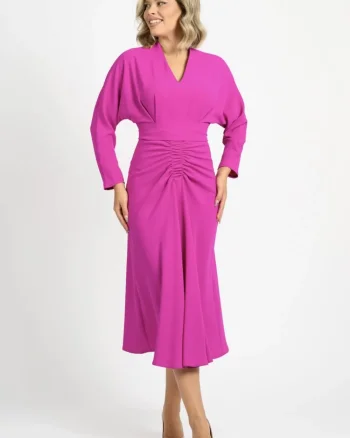 Rochie eleganta midi de culoare fucsia cu pense in zona taliei