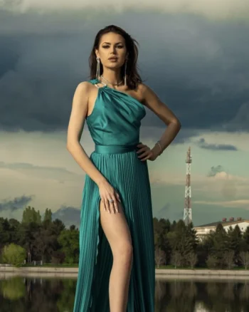 Rochie eleganta plisata de culoare turquoise si slit pe picior