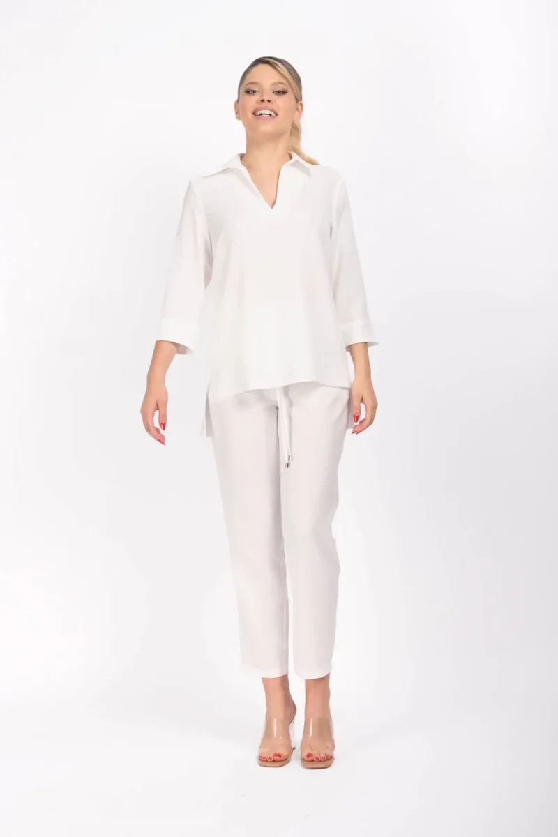 Bluza alba din vascoza cu decolteu in V si guler