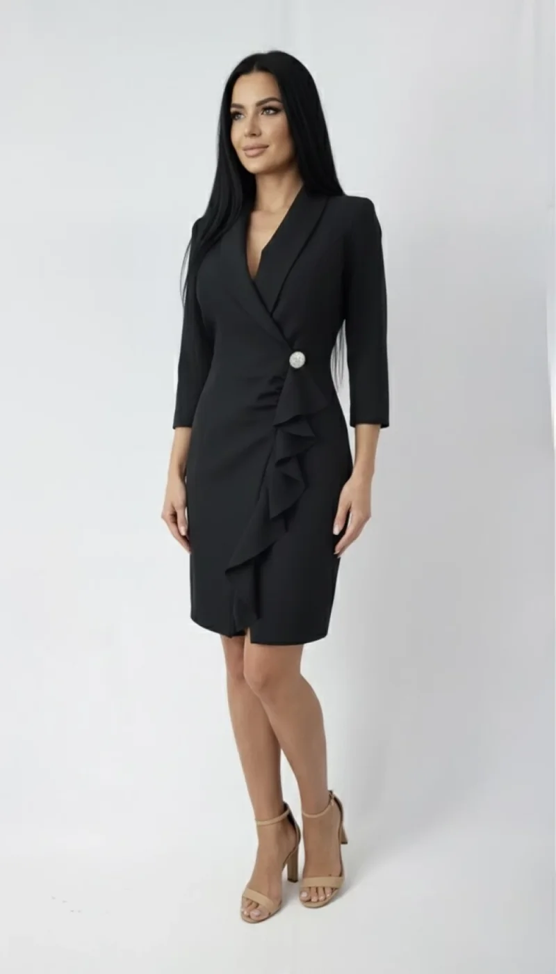 Rochie tip sacou neagra prevazuta cu volanase