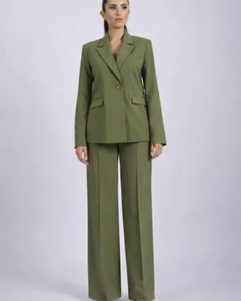 Compleu elegant kaki cu pantaloni largi si sacou drept cu inchidere la doi nasturi