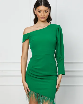 Rochie Moze verde cu pene la baza si lungime asimetrica