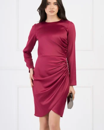 Rochie Moze eleganta din satin magenta cu fronseu si accesoriu pe fusta