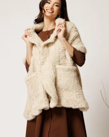 Capa scurta ivory din blana