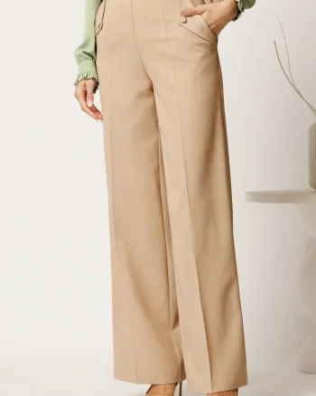 Pantaloni DY Fashion bej lejeri cu buzunare si nasturi decorativi
