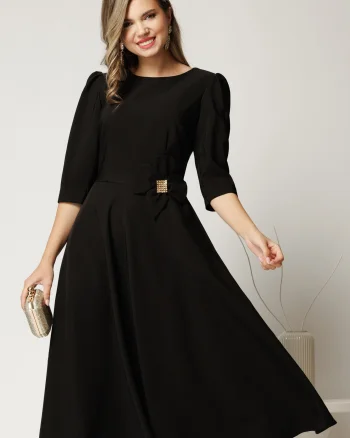 Rochie midi neagra din stofa in clos cu floare in talie