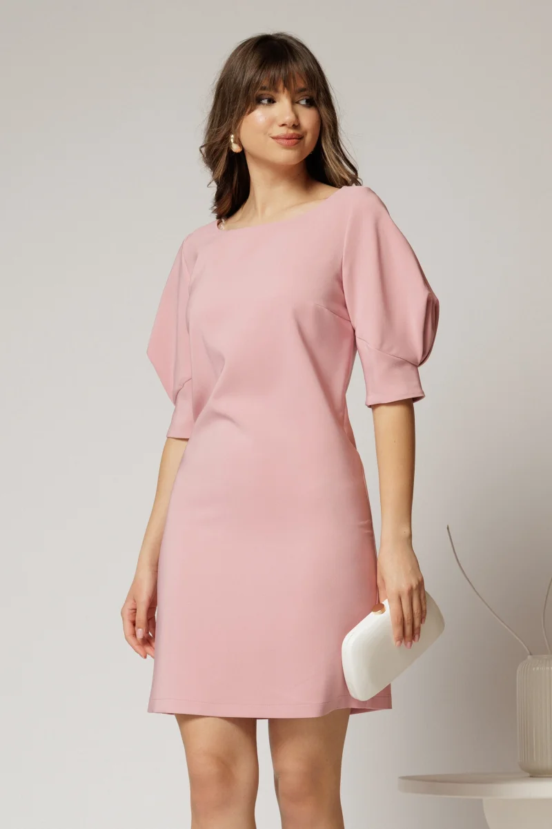 Rochie DY Fashion roz scurta croi cambrat cu maneci cu design atipic