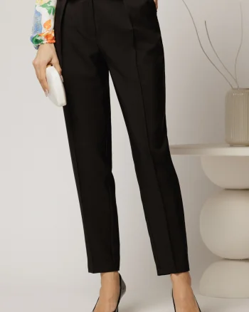Pantaloni DY Fashion negri cu pliu din talie si buzunare