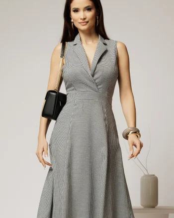 Sarafan DY Fashion din carou pepit alb negru cu decolteu petrecut