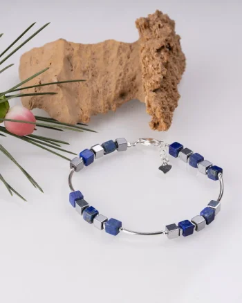 Bratara argint cu tuburi si serii de 5 cubulete din lapis lazuli si hematit