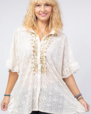 Bluza bej eleganta din dantela cu aplicatie aurie