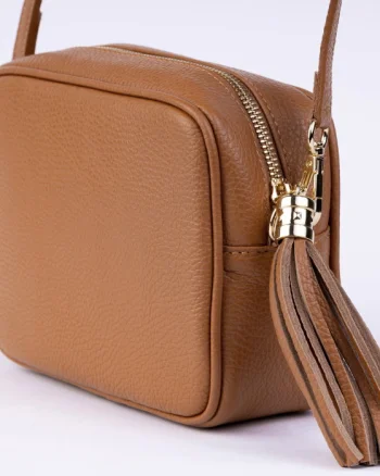 Geanta crossbody camel din piele naturala, cu ciucure din piele