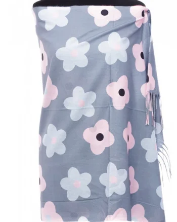 Esarfa casmir cu flori roz si bleu pe fond gri deschis