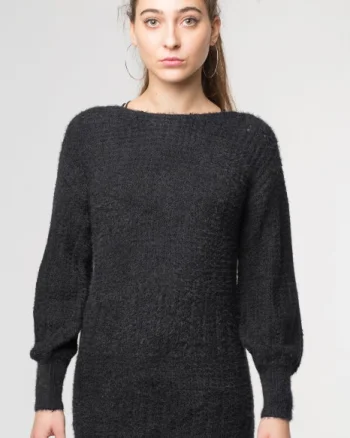 Pulover negru slylish lung cu decolteu si funde la spate