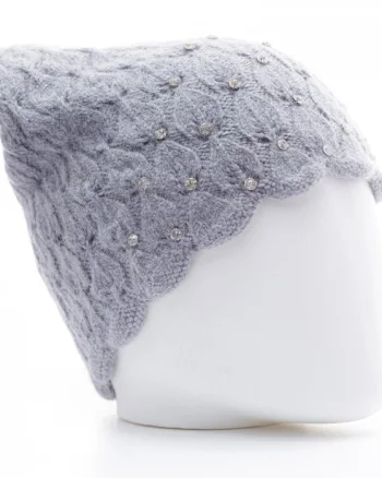 Caciula gri model tricotat cu fir de lurex si strasuri aplicate, captusita in interior