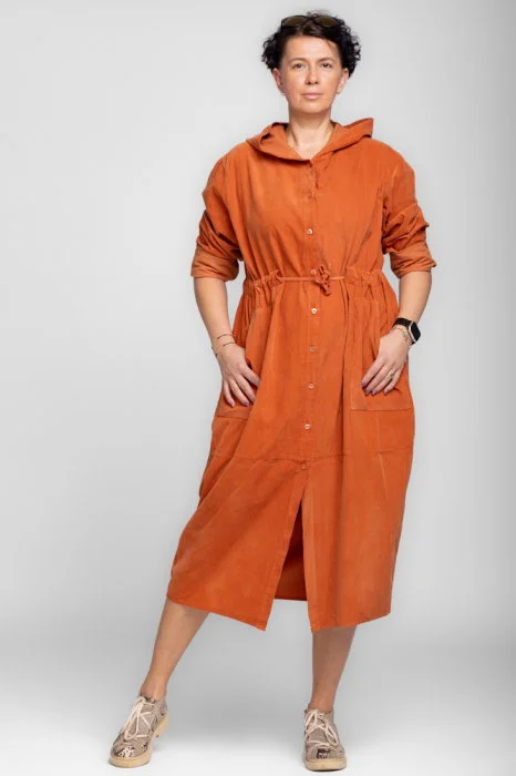 Rochie camasa din catifea reiata cu gluga si siret in talie, caramizie