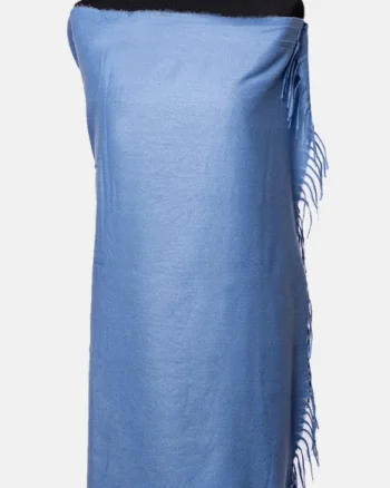 Esarfa dreptunghiulara albastru deschis din material gros tip cashmere
