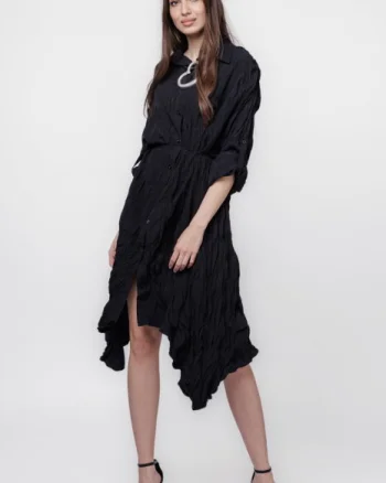 Rochie camasa creponata, in colturi, neagra