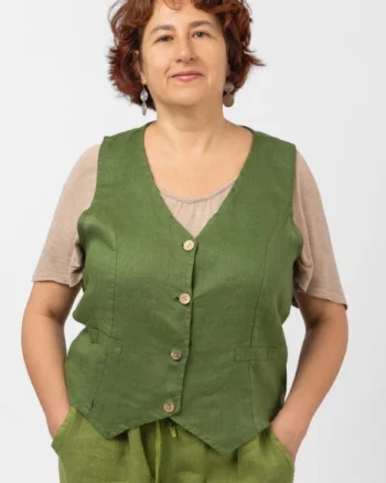 Vesta trendy din in cu colturi si nasturi de lemn, verde olive